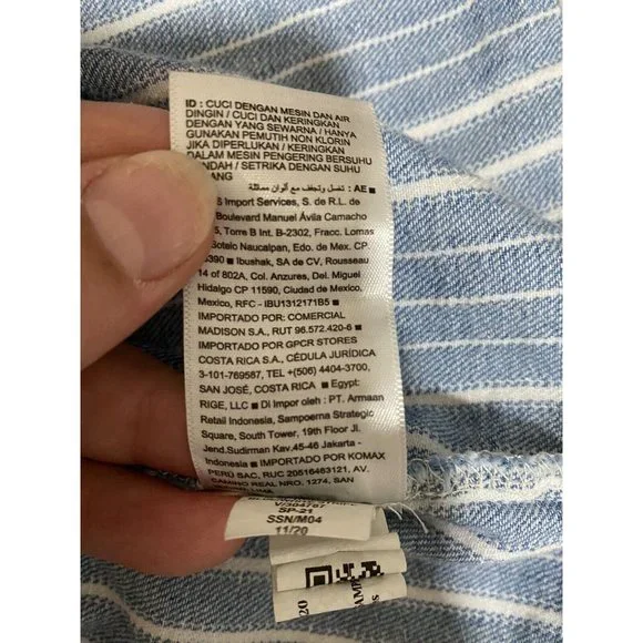 Old Navy women's Chambray cropped halter top blue and white Size medium - Picture 9 of 10